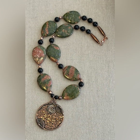 22 inch Unakite bead necklace NWOT - Picture 9 of 11